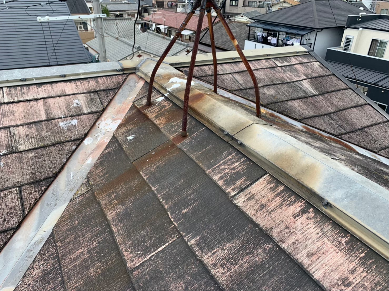 大阪府箕面市桜ケ丘で屋根の葺き替え工事を実施致しました