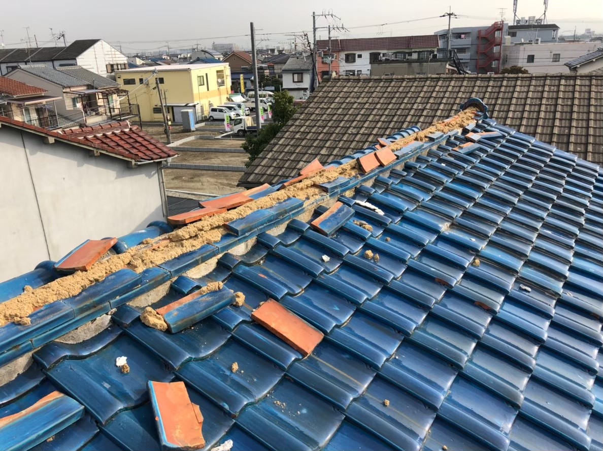 京田辺市で瓦屋根からガルバリウム鋼板スーパーガルテクトへ葺き替え工事