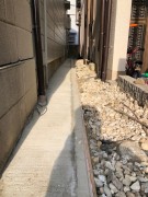 門真市で犬走りコンクリート打設工事を実施