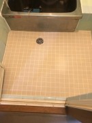 京都府八幡市で LIXIL プレイン50  浴室タイル張替工事・コーキング補修