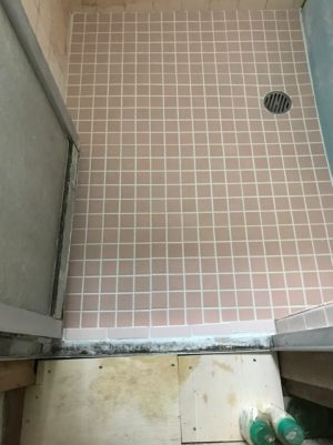 京都市下京区で LIXIL プレイン50 浴室タイル張替工事