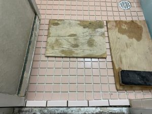 京都市下京区で LIXIL プレイン50 浴室タイル張替工事