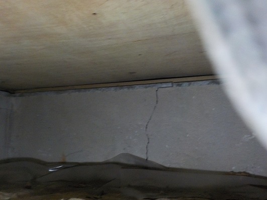 基礎 のクラック