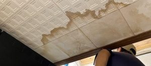 外壁ひび割れでの雨漏り