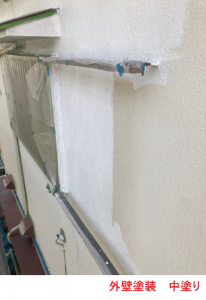 外壁塗装　中塗り