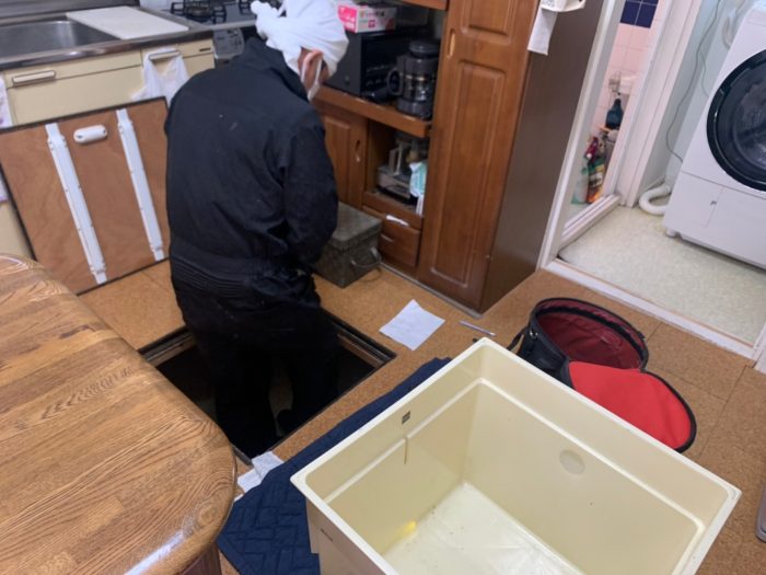 摂津市 基礎点検 調査の様子