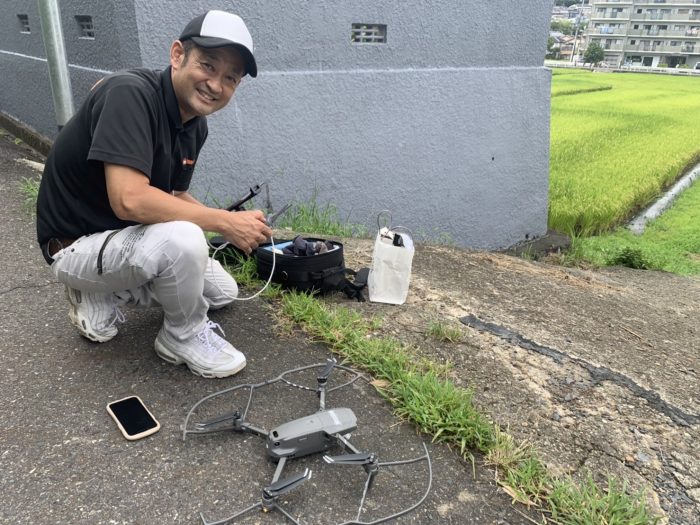 小坂係長とドローン