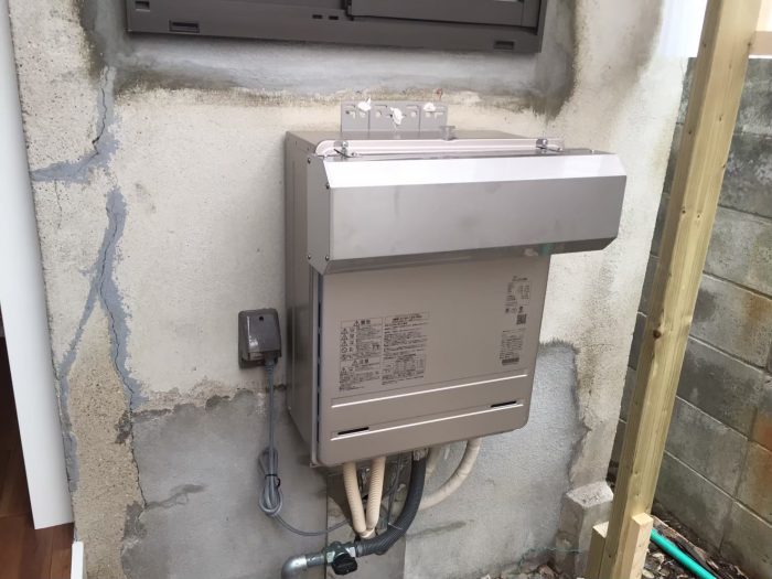 西宮市　浴室リフォームと給湯器の交換
