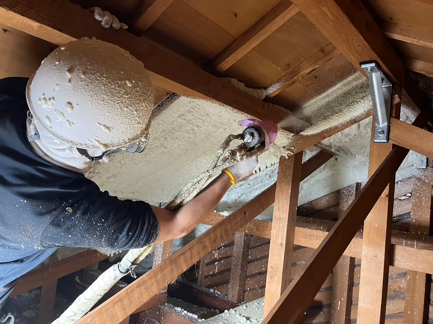 大和郡山市　アクアフォーム吹付断熱工事