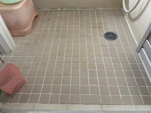 大阪府茨木市でLIXIL プレイン50 浴室タイル張替工事