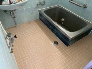 長岡京市 在来浴室タイルの張替工事
