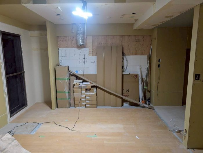 マンションリノベ 床下地調整 キッチン (5)